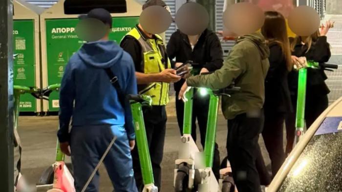Αθήνα: 8 μεθυσμένους οδηγούς με πατίνια εντόπισε η Τροχαία!